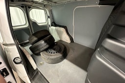 valkoinen Volkswagen Caddy Maxi 2023 kuva 22.