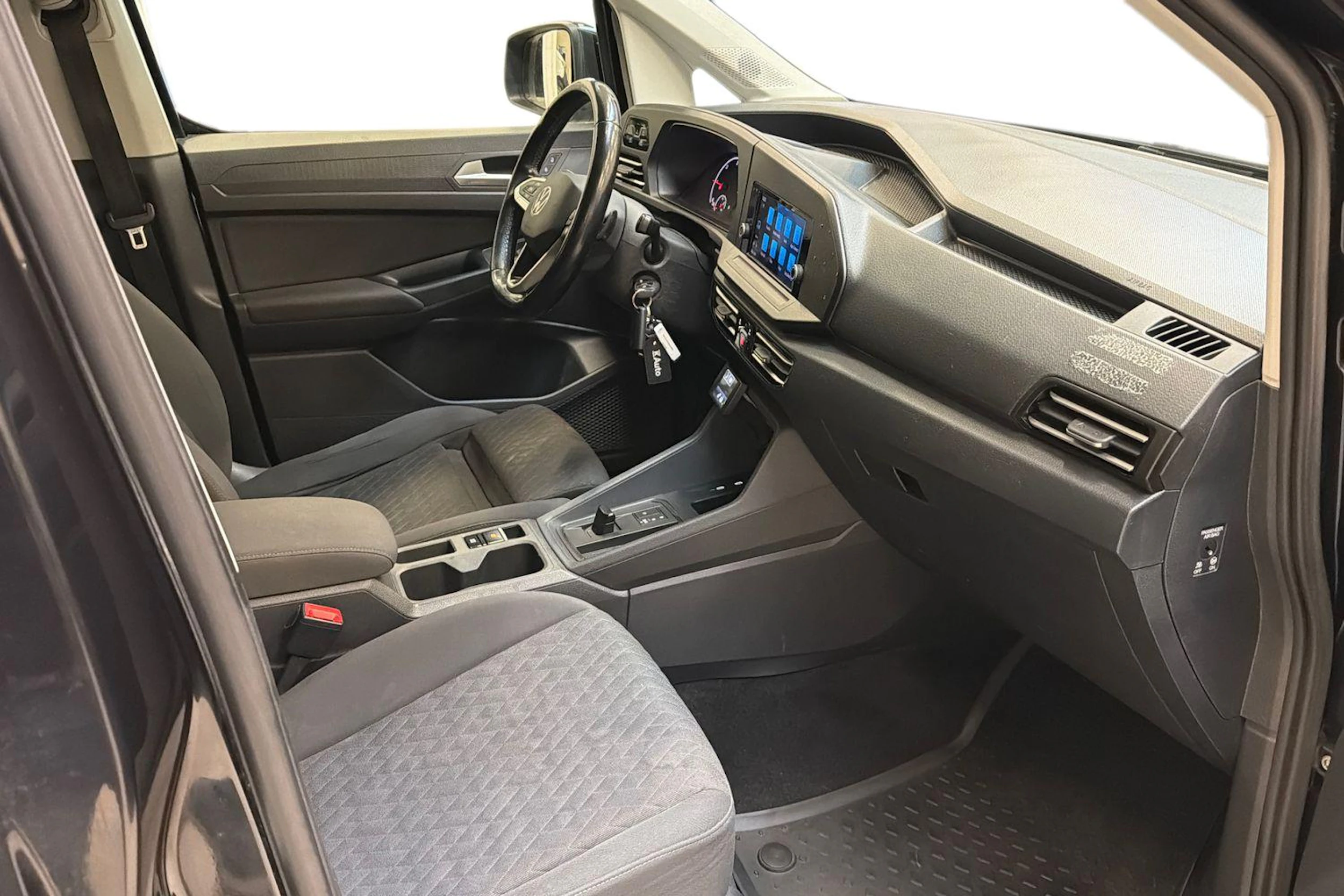 musta Volkswagen Caddy Maxi 2023 kuva 11.