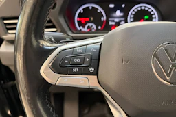 musta Volkswagen Caddy Maxi 2023 kuva 15.