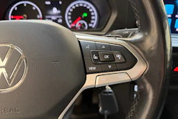 musta Volkswagen Caddy Maxi 2023 kuva 16.