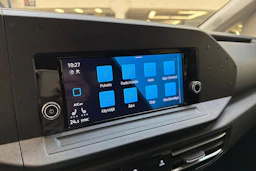 musta Volkswagen Caddy Maxi 2023 kuva 17.