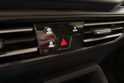 musta Volkswagen Caddy Maxi 2023 kuva 20.