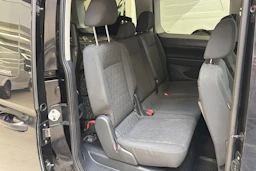 musta Volkswagen Caddy Maxi 2023 kuva 22.
