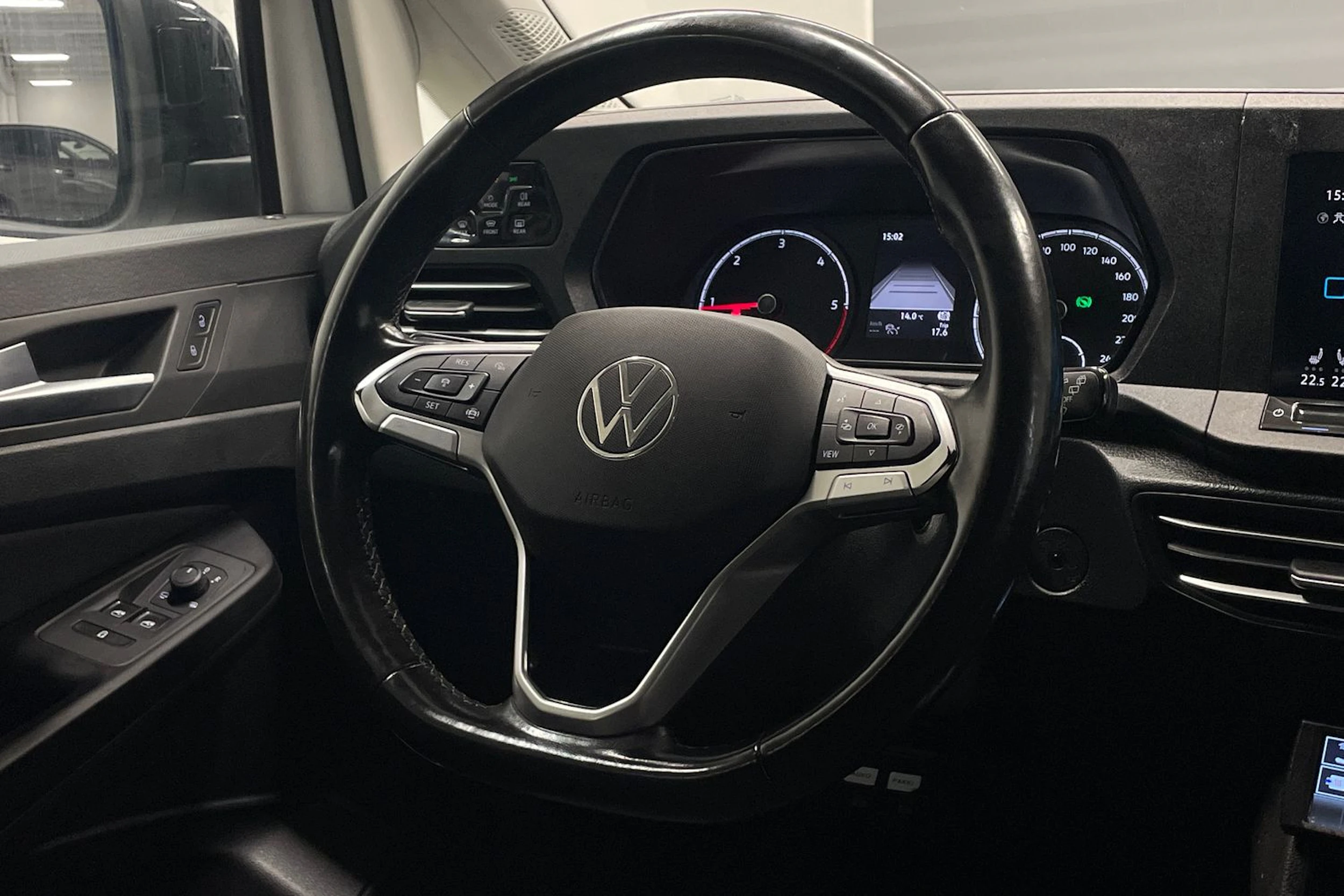 valkoinen Volkswagen Caddy Maxi 2024 kuva 13.