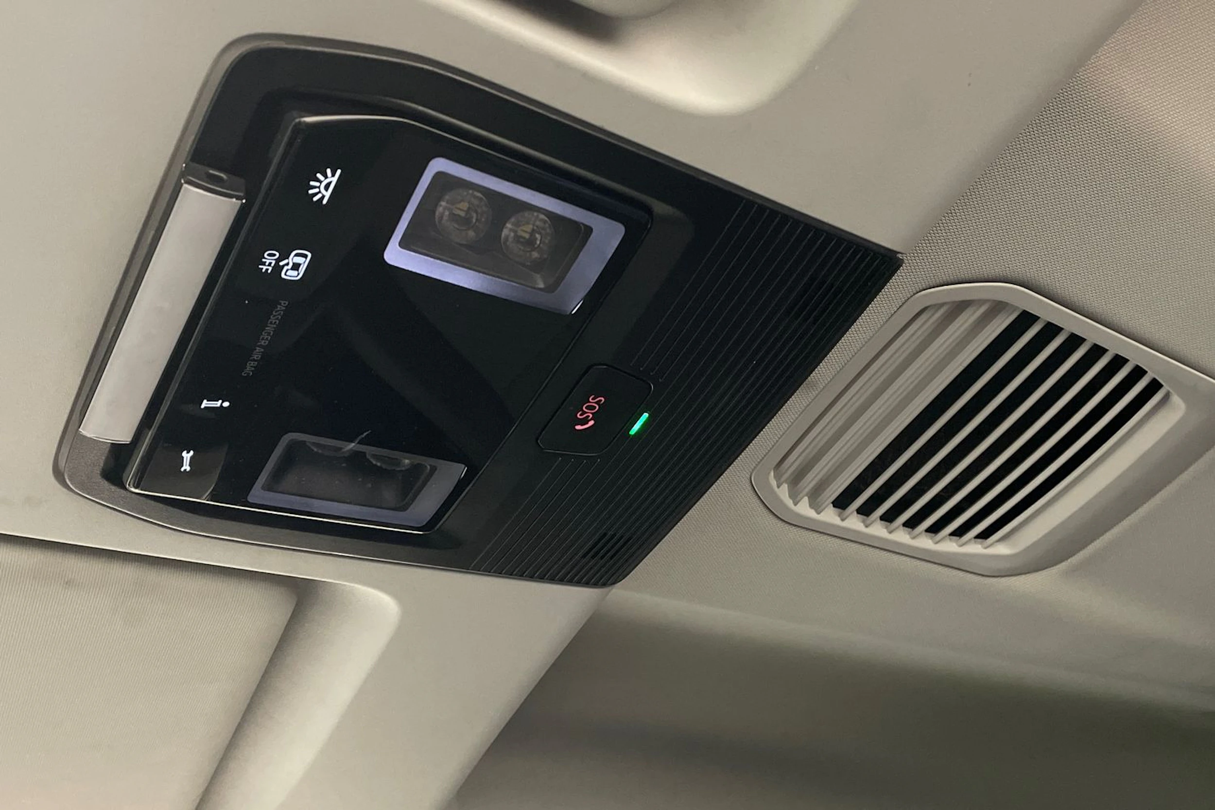 valkoinen Volkswagen Caddy Maxi 2024 kuva 19.