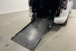 valkoinen Volkswagen Caddy Maxi 2024 kuva 25.