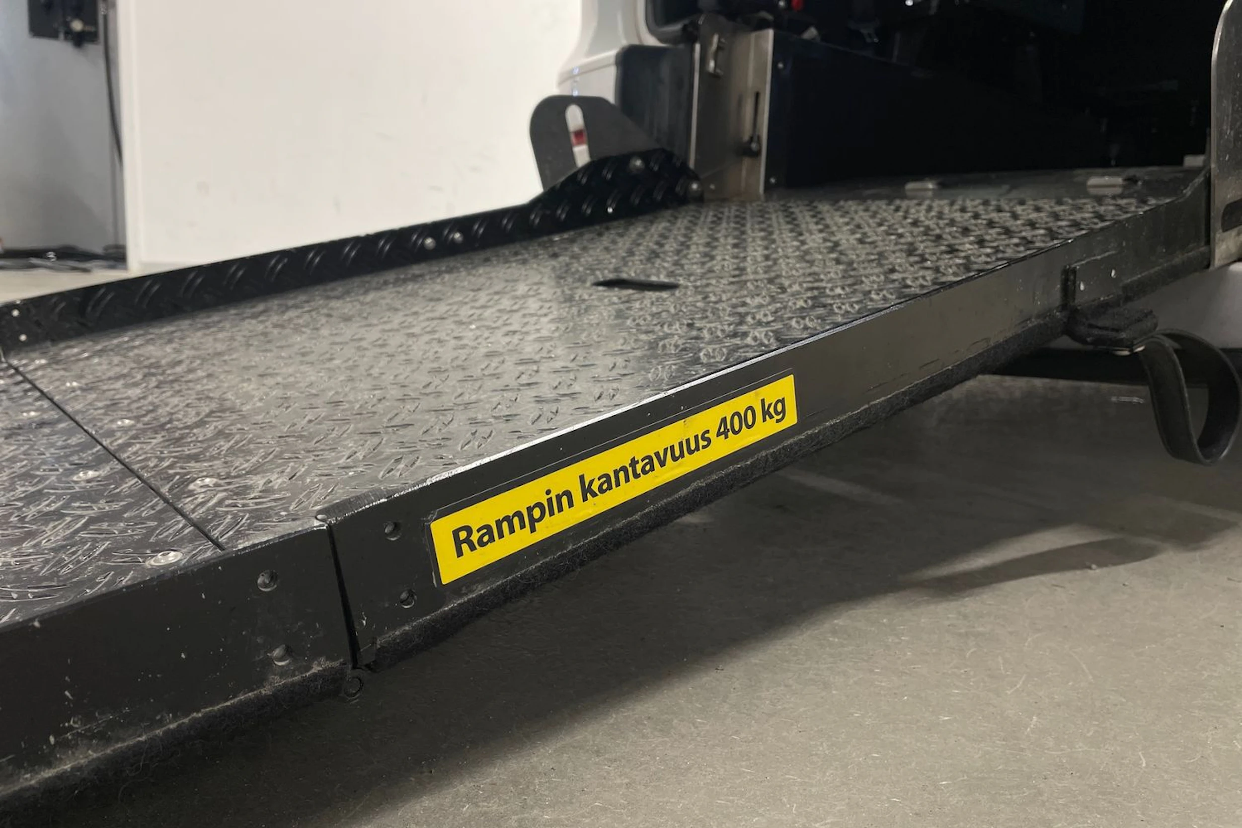 valkoinen Volkswagen Caddy Maxi 2024 kuva 26.