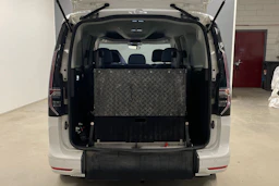 valkoinen Volkswagen Caddy Maxi 2024 kuva 29.