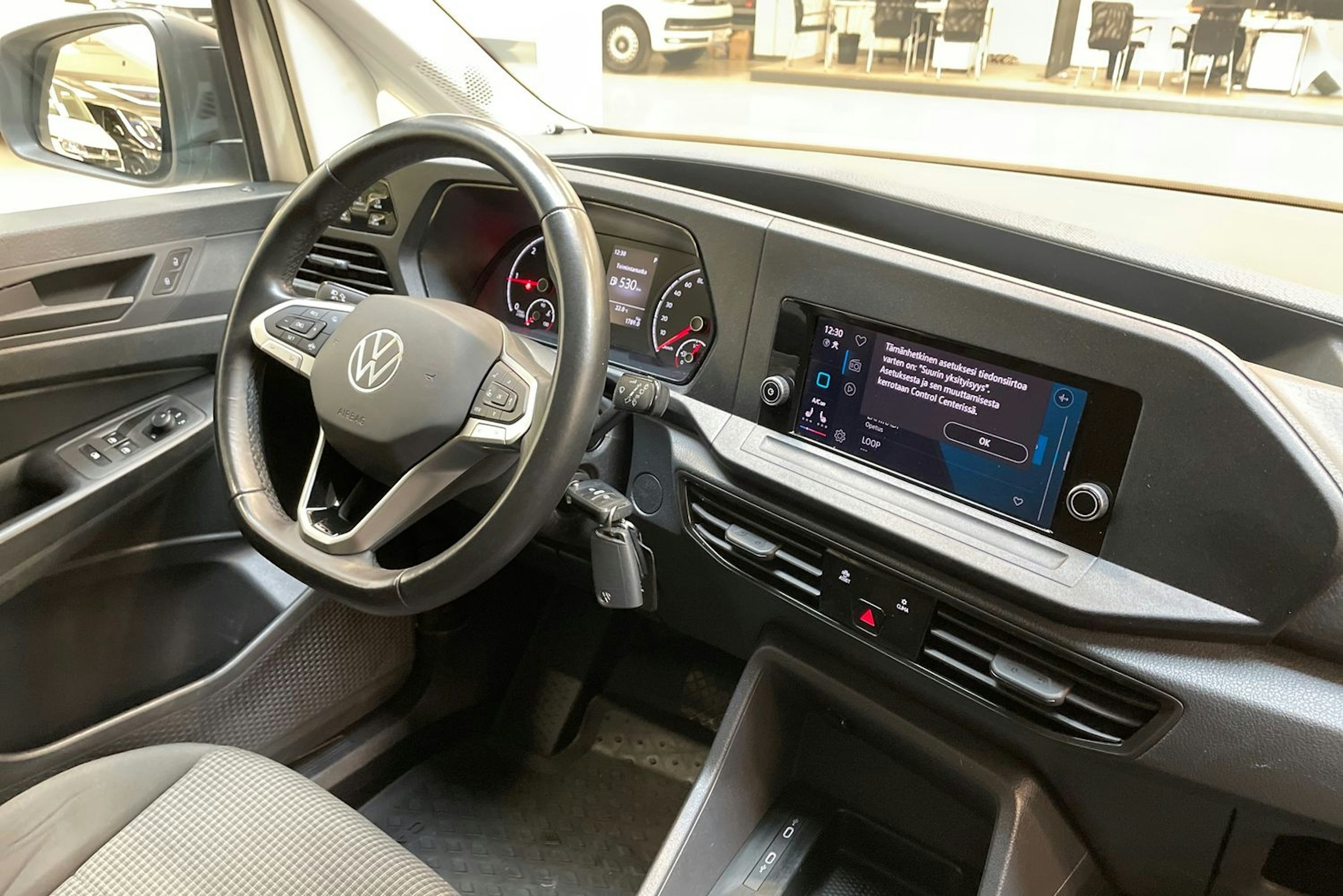 valkoinen Volkswagen Caddy Maxi 2023 kuva 13.