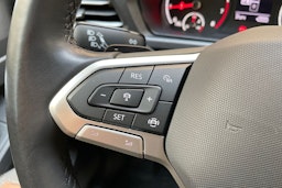 punainen Volkswagen Caddy Maxi 2023 kuva 23.