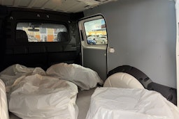 valkoinen Volkswagen Caddy Maxi 2023 kuva 16.