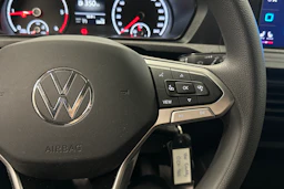 valkoinen Volkswagen Caddy Maxi 2023 kuva 12.