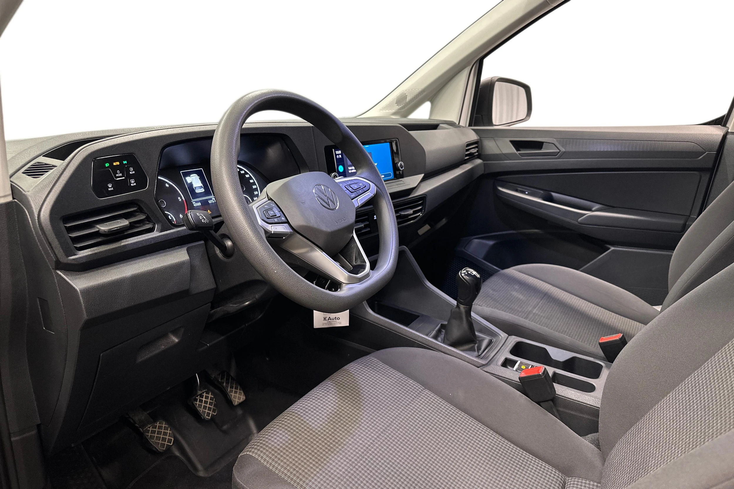 valkoinen Volkswagen Caddy Maxi 2023 kuva 6.