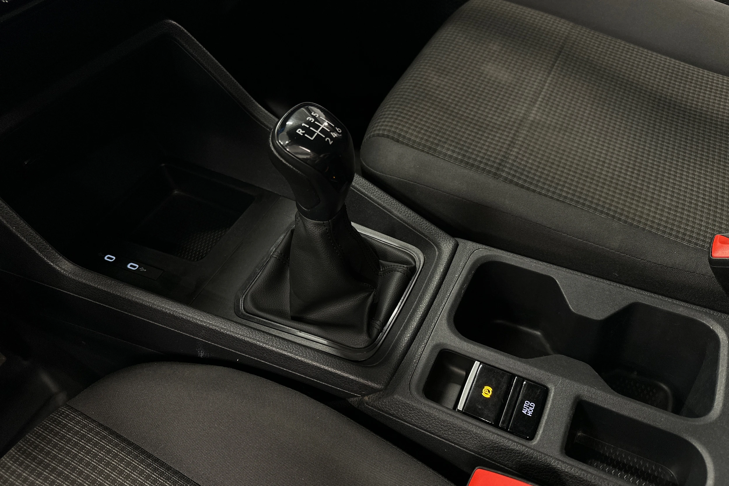 valkoinen Volkswagen Caddy Maxi 2023 kuva 27.