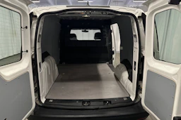 valkoinen Volkswagen Caddy Maxi 2023 kuva 28.