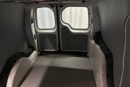 valkoinen Volkswagen Caddy Maxi 2023 kuva 30.