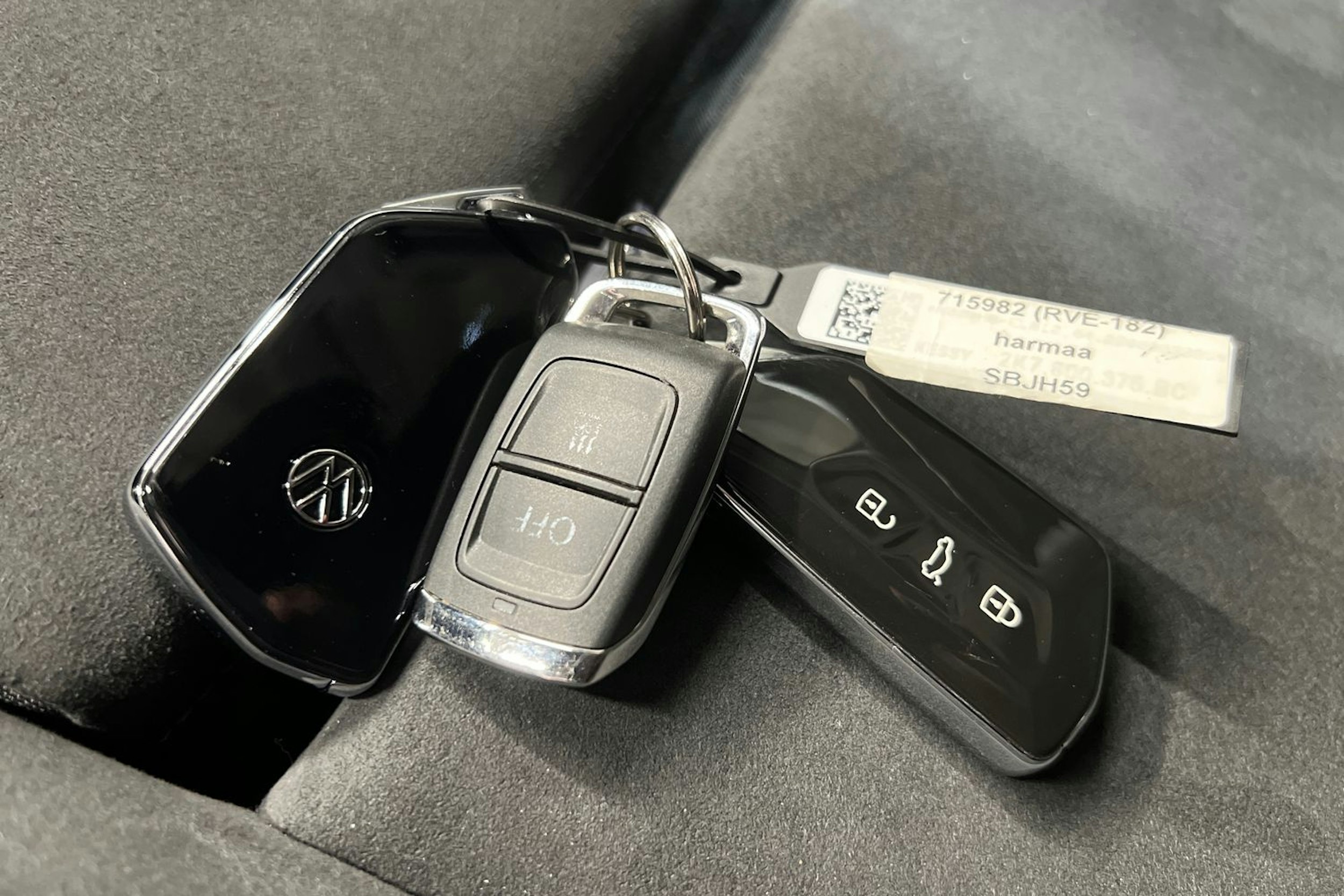 Harmaa Volkswagen Caddy Maxi 2023 kuva 25.