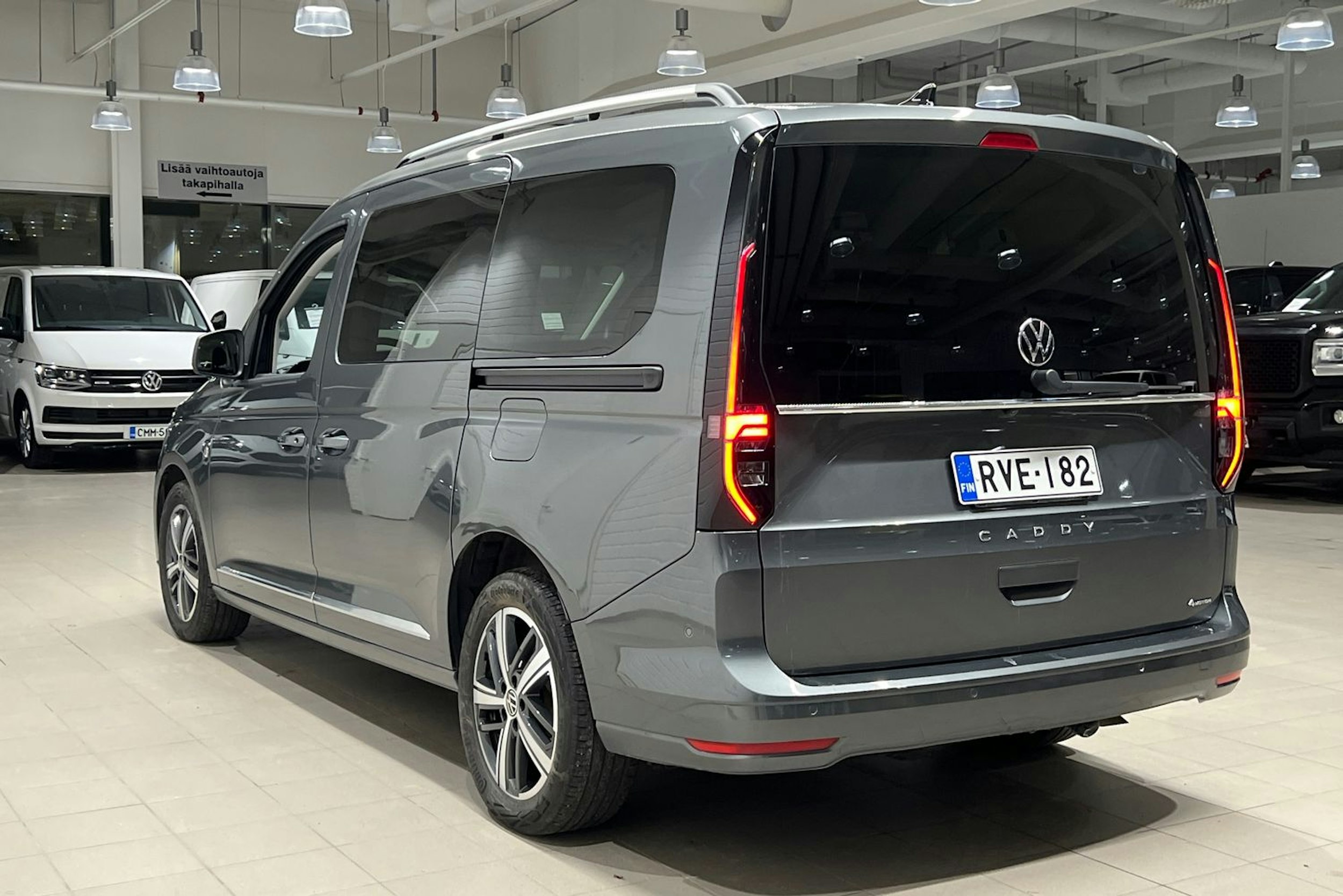 Harmaa Volkswagen Caddy Maxi 2023 kuva 30.