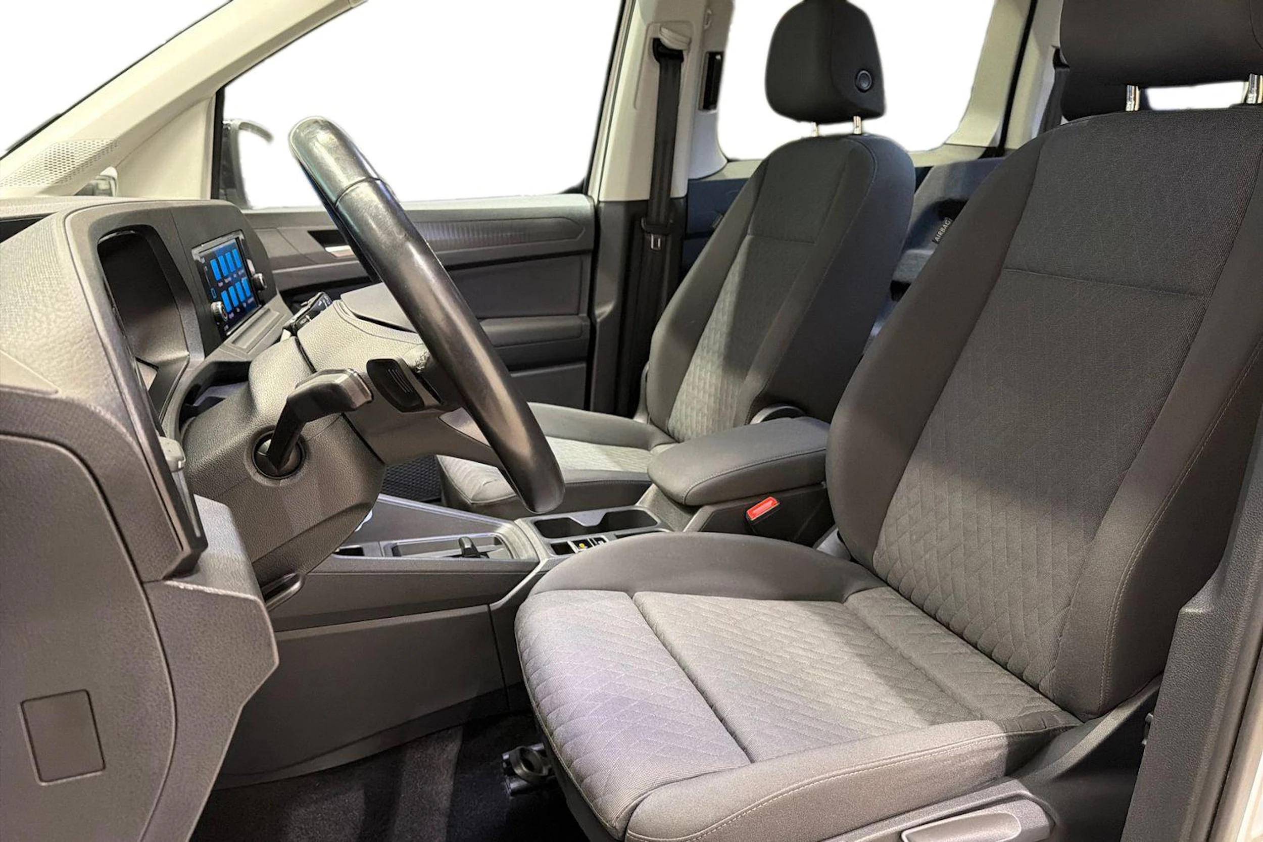 Valkoinen Volkswagen Caddy Maxi 2023 kuva 11.
