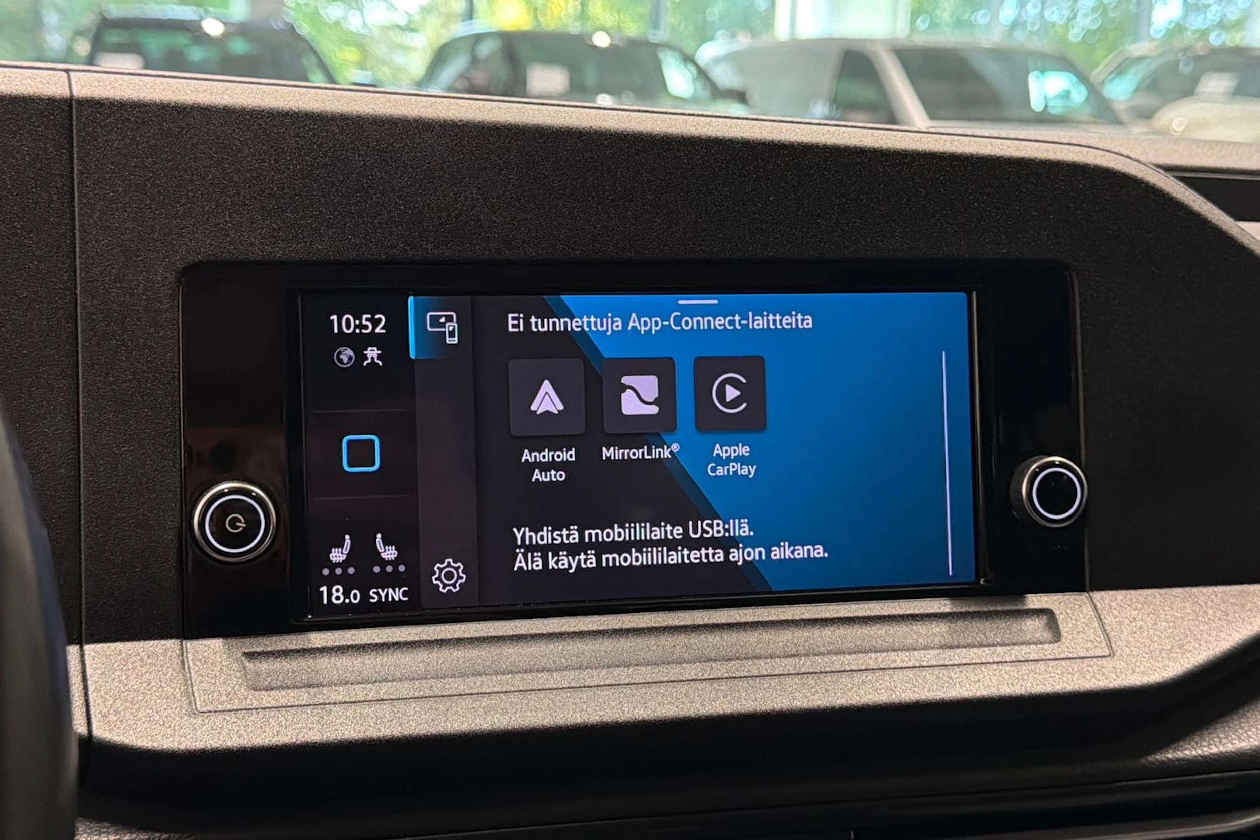 Valkoinen Volkswagen Caddy Maxi 2023 kuva 24.