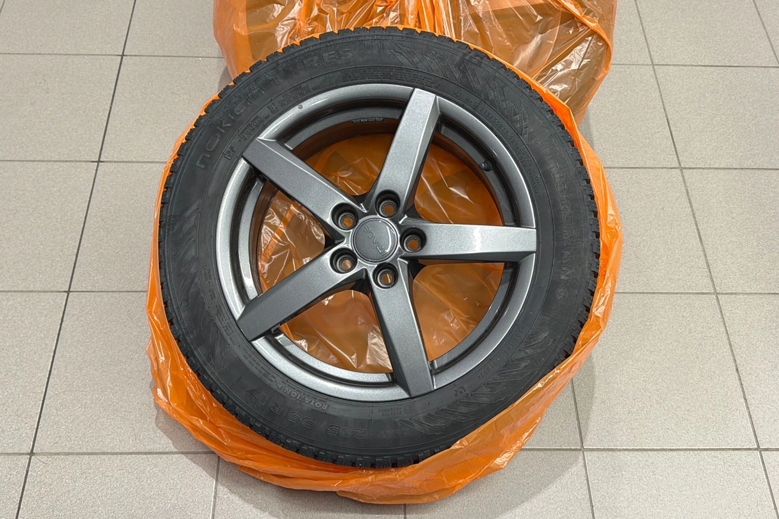 Valkoinen Volkswagen Caddy Maxi 2023 kuva 27.