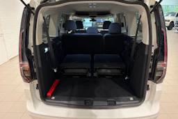 Valkoinen Volkswagen Caddy Maxi 2023 kuva 29.