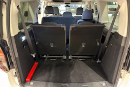 Valkoinen Volkswagen Caddy Maxi 2023 kuva 31.