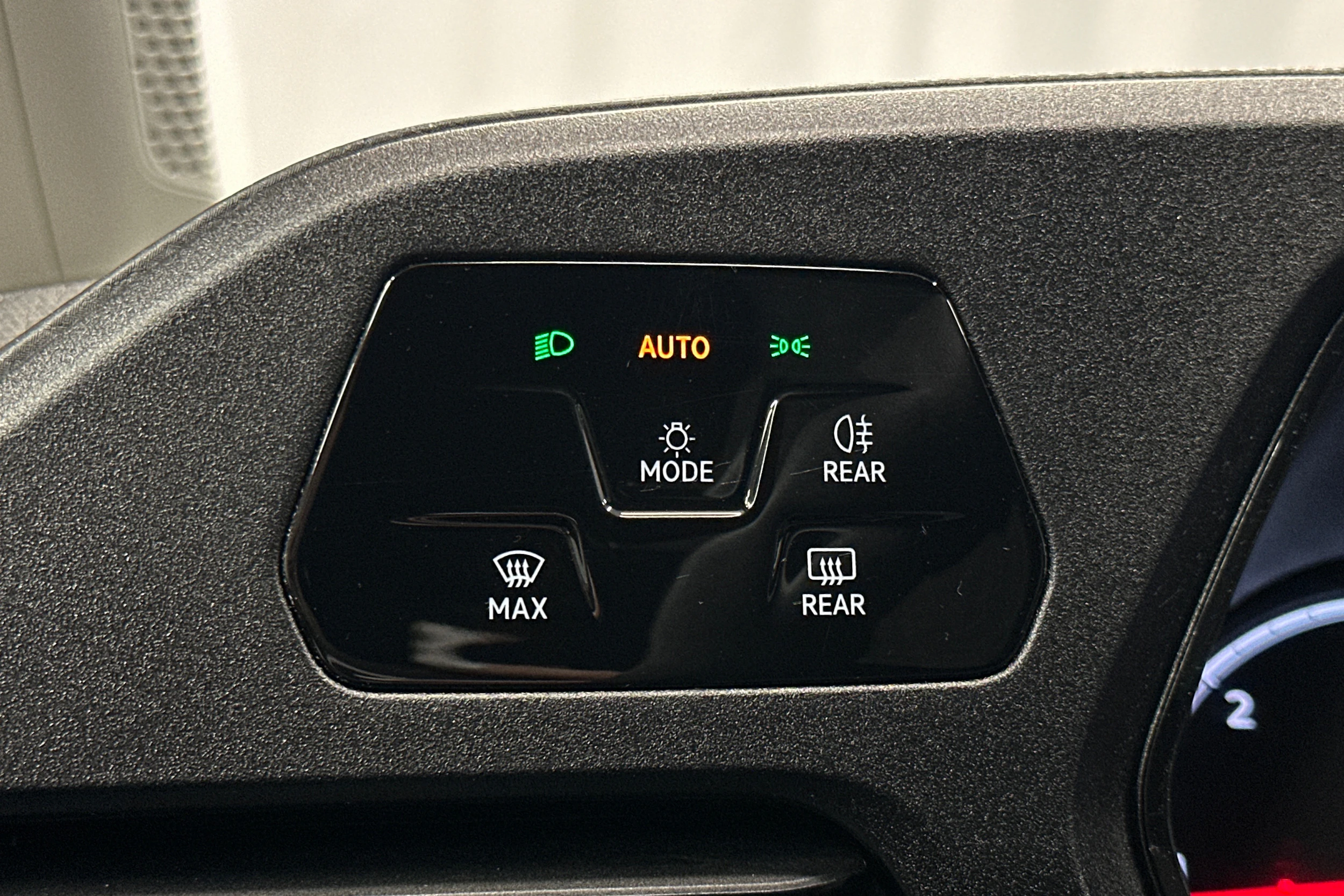 valkoinen Volkswagen Caddy Maxi 2023 kuva 14.
