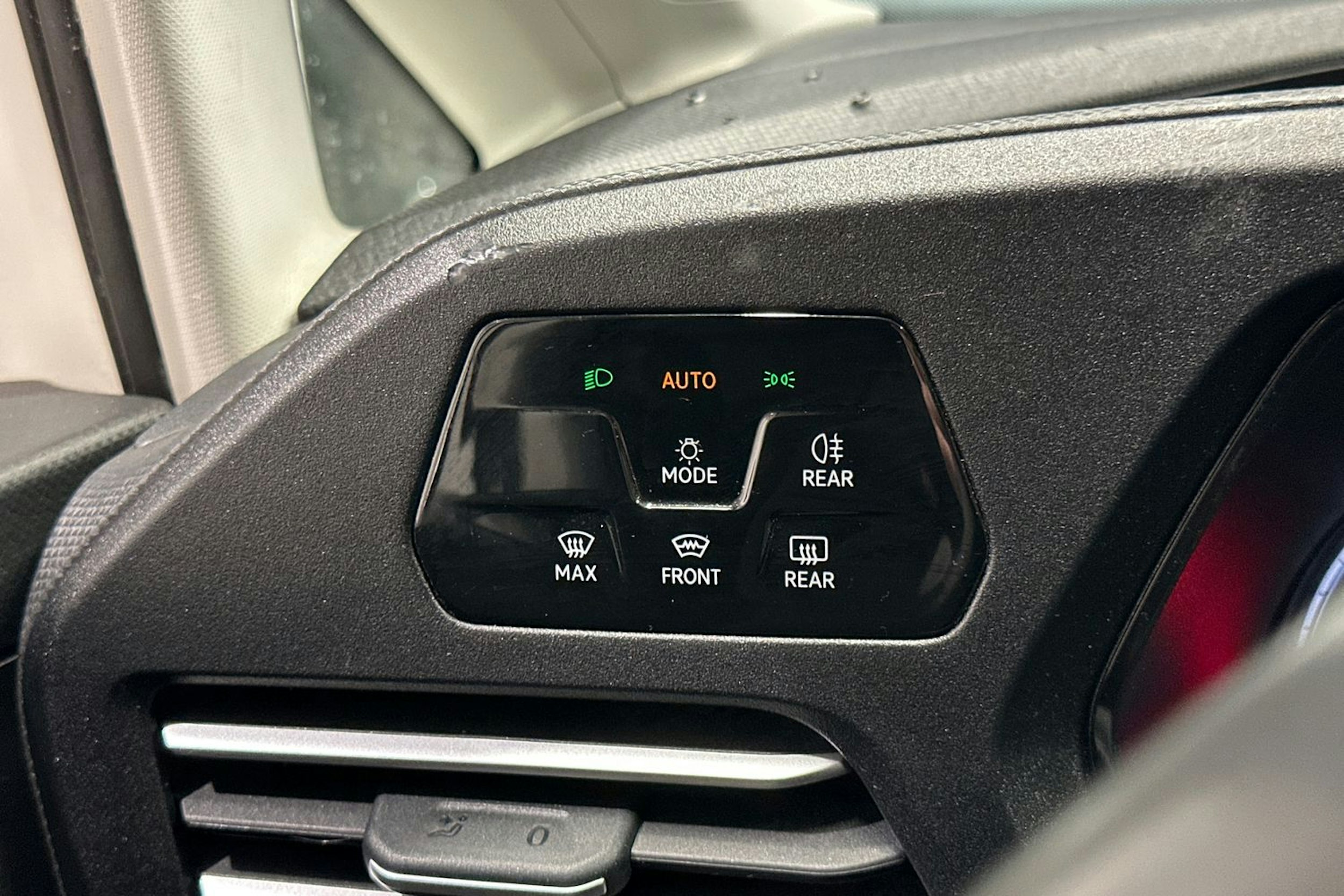 valkoinen Volkswagen Caddy Maxi 2023 kuva 12.