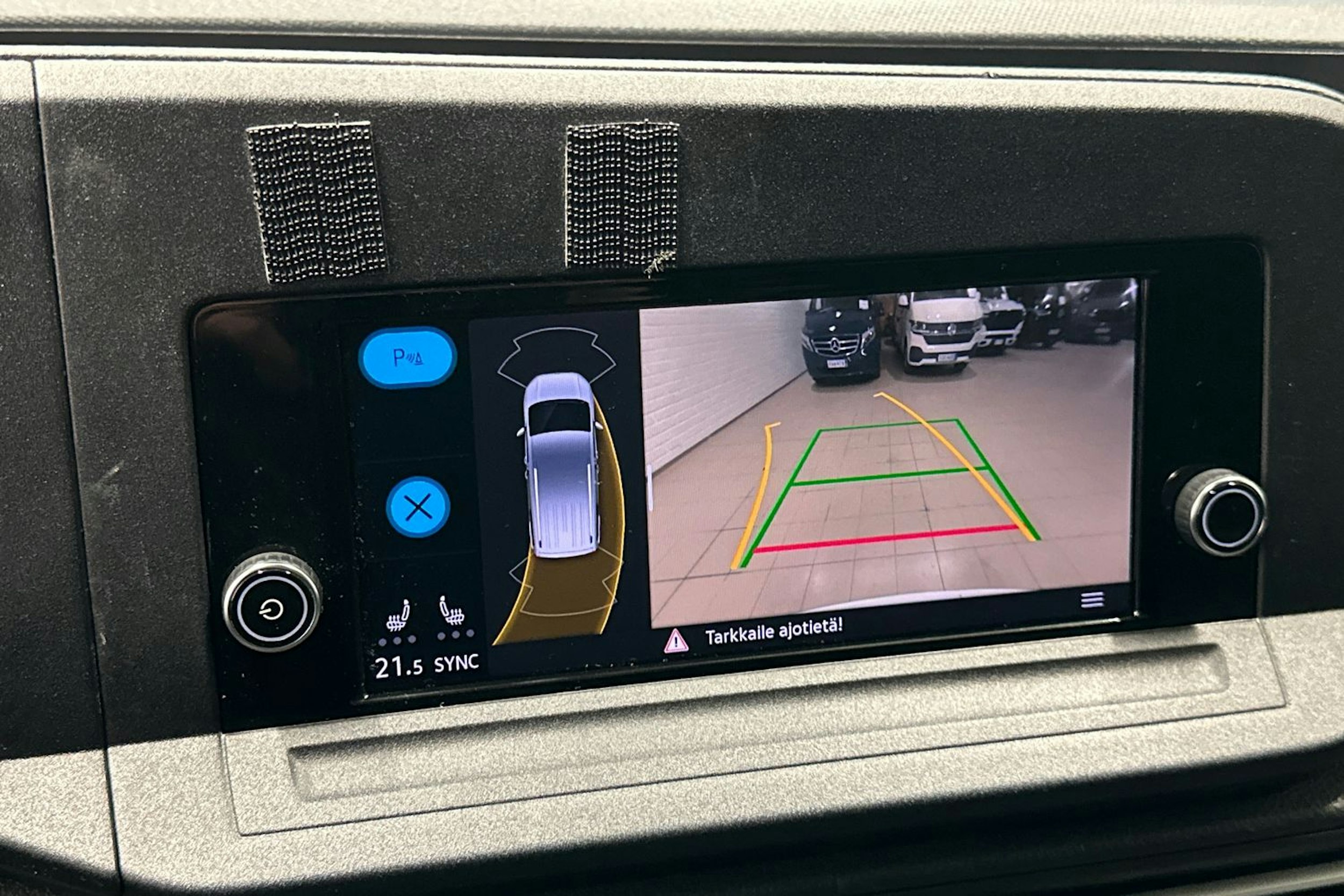 valkoinen Volkswagen Caddy Maxi 2023 kuva 18.