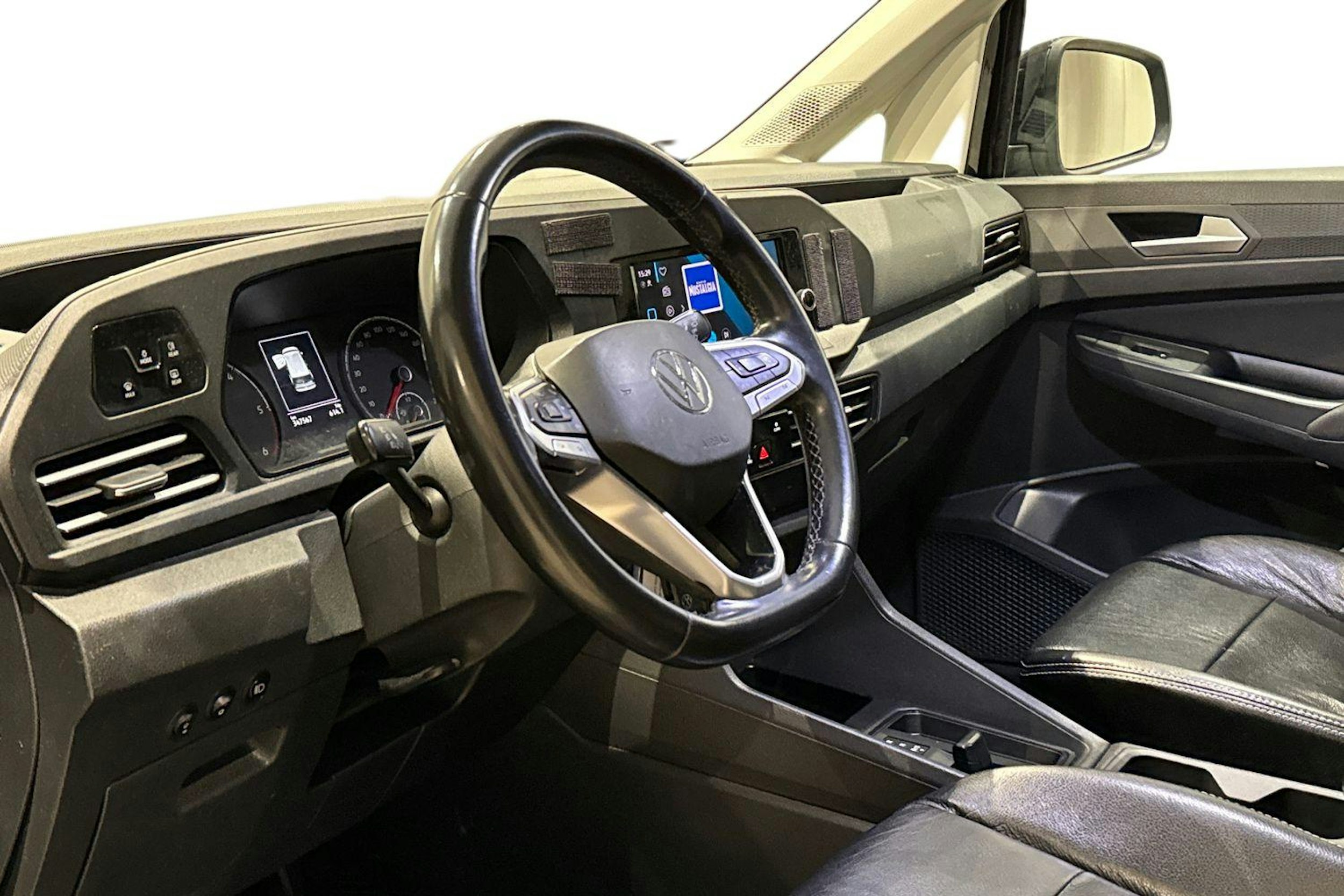 musta Volkswagen Caddy Maxi 2023 kuva 7.