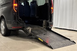 musta Volkswagen Caddy Maxi 2023 kuva 16.