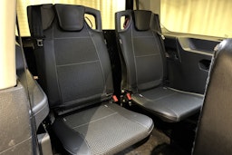 musta Volkswagen Caddy Maxi 2023 kuva 17.