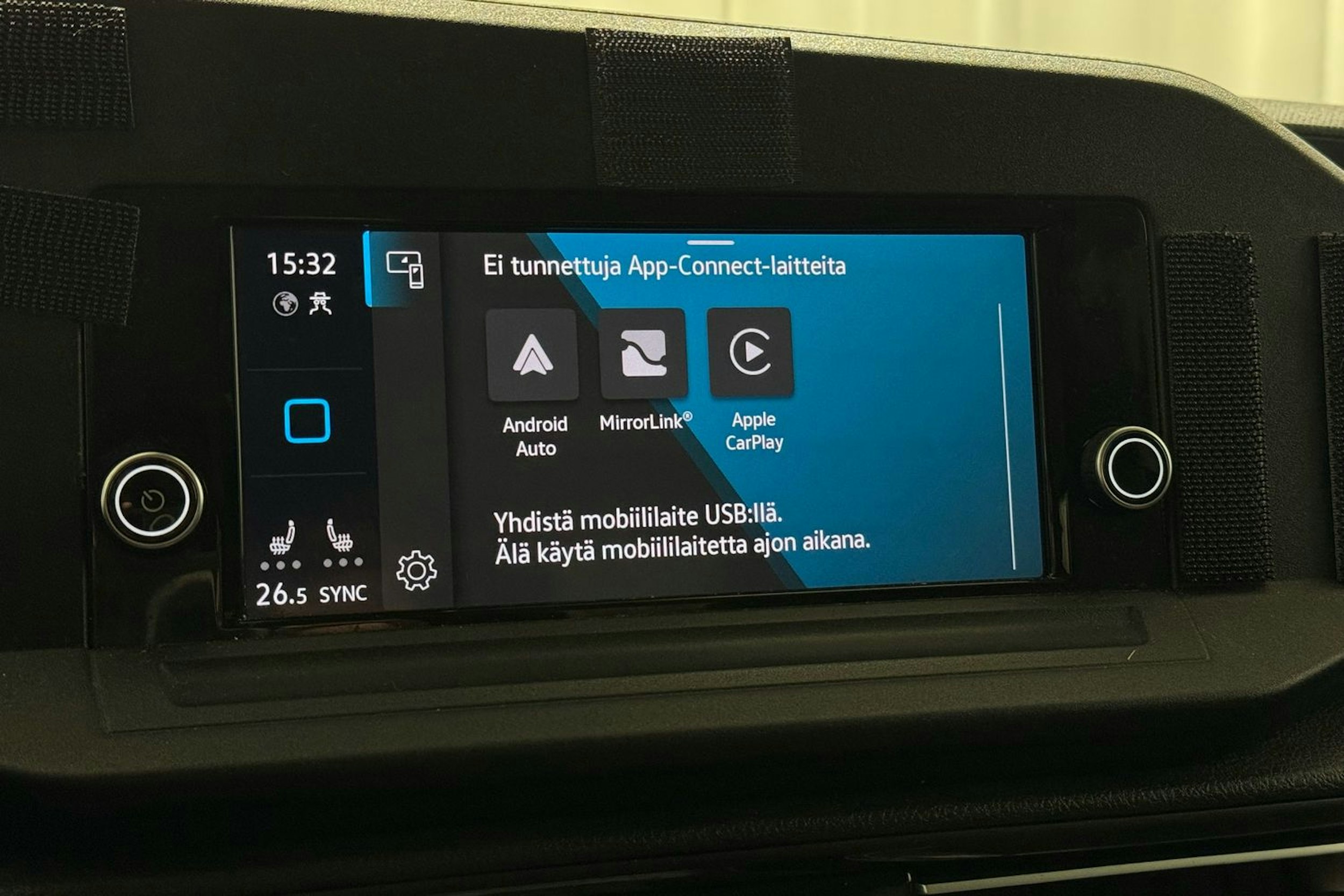 musta Volkswagen Caddy Maxi 2023 kuva 22.