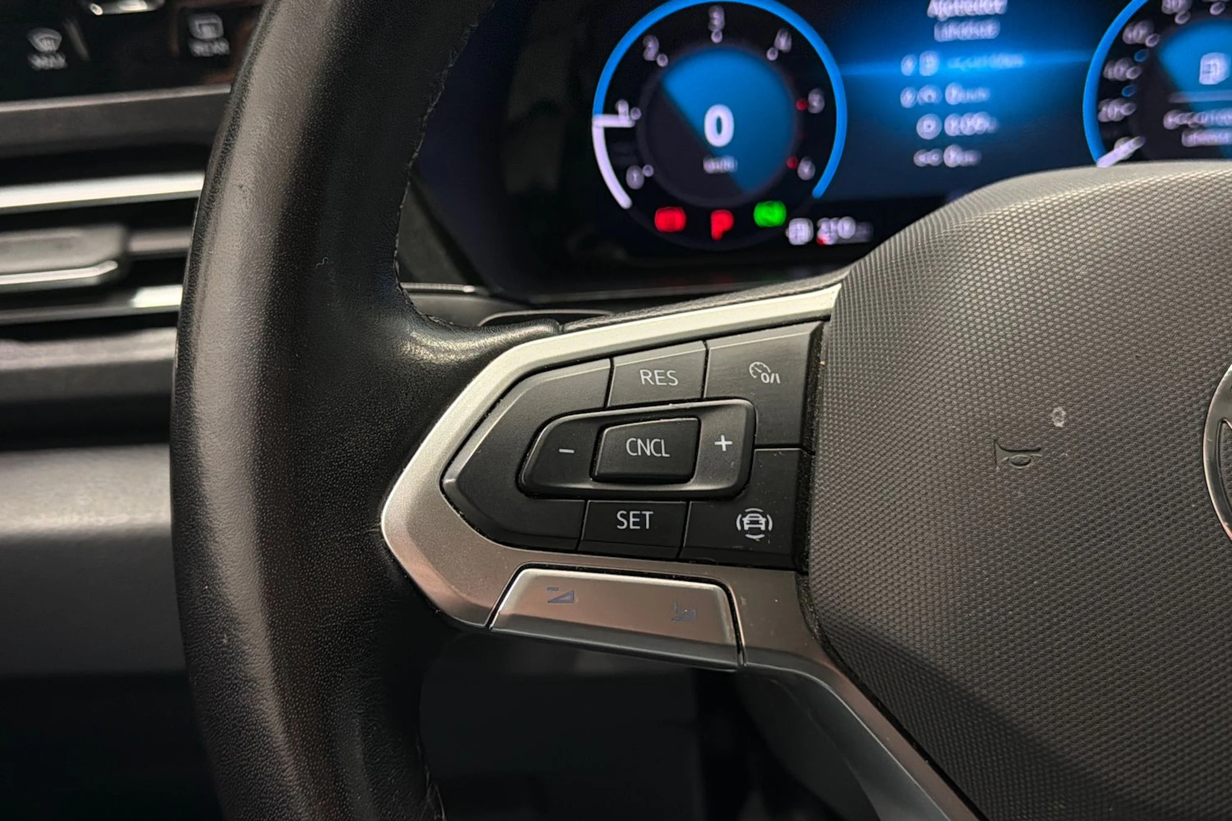 valkoinen Volkswagen Caddy Maxi 2024 kuva 20.