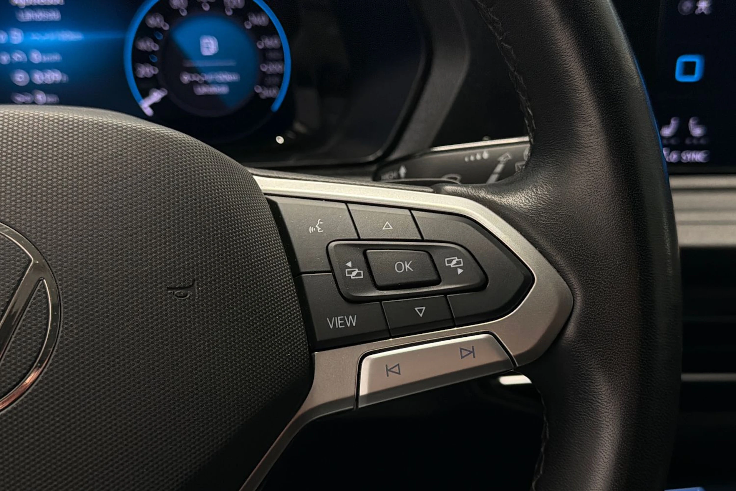 valkoinen Volkswagen Caddy Maxi 2024 kuva 21.