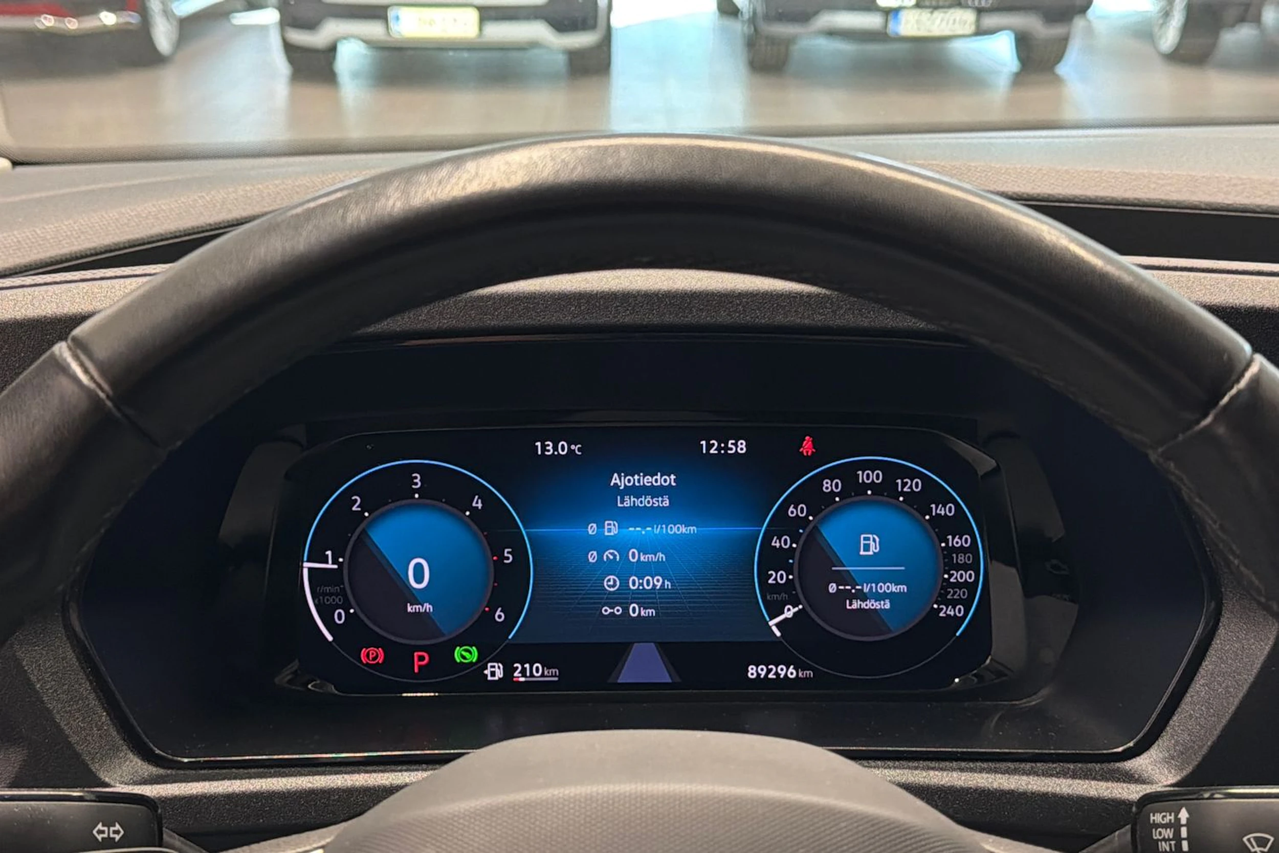 valkoinen Volkswagen Caddy Maxi 2024 kuva 22.