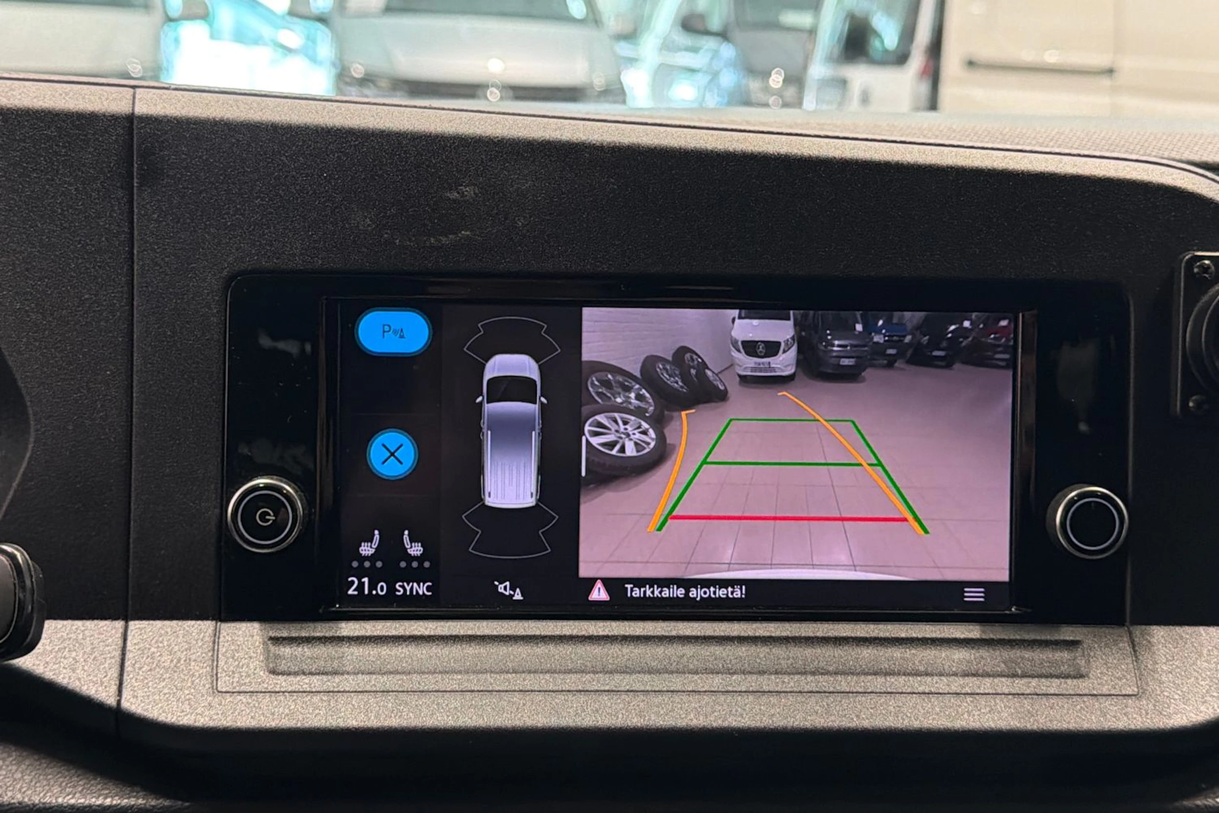 valkoinen Volkswagen Caddy Maxi 2024 kuva 24.