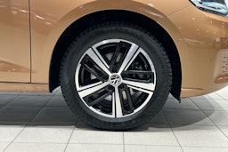 Oranssi Volkswagen Caddy Maxi 2024 kuva 11.