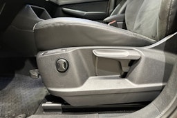 Oranssi Volkswagen Caddy Maxi 2024 kuva 14.