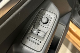 Oranssi Volkswagen Caddy Maxi 2024 kuva 15.