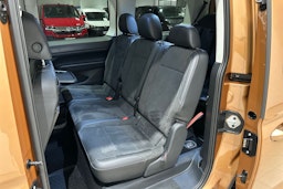 Oranssi Volkswagen Caddy Maxi 2024 kuva 33.