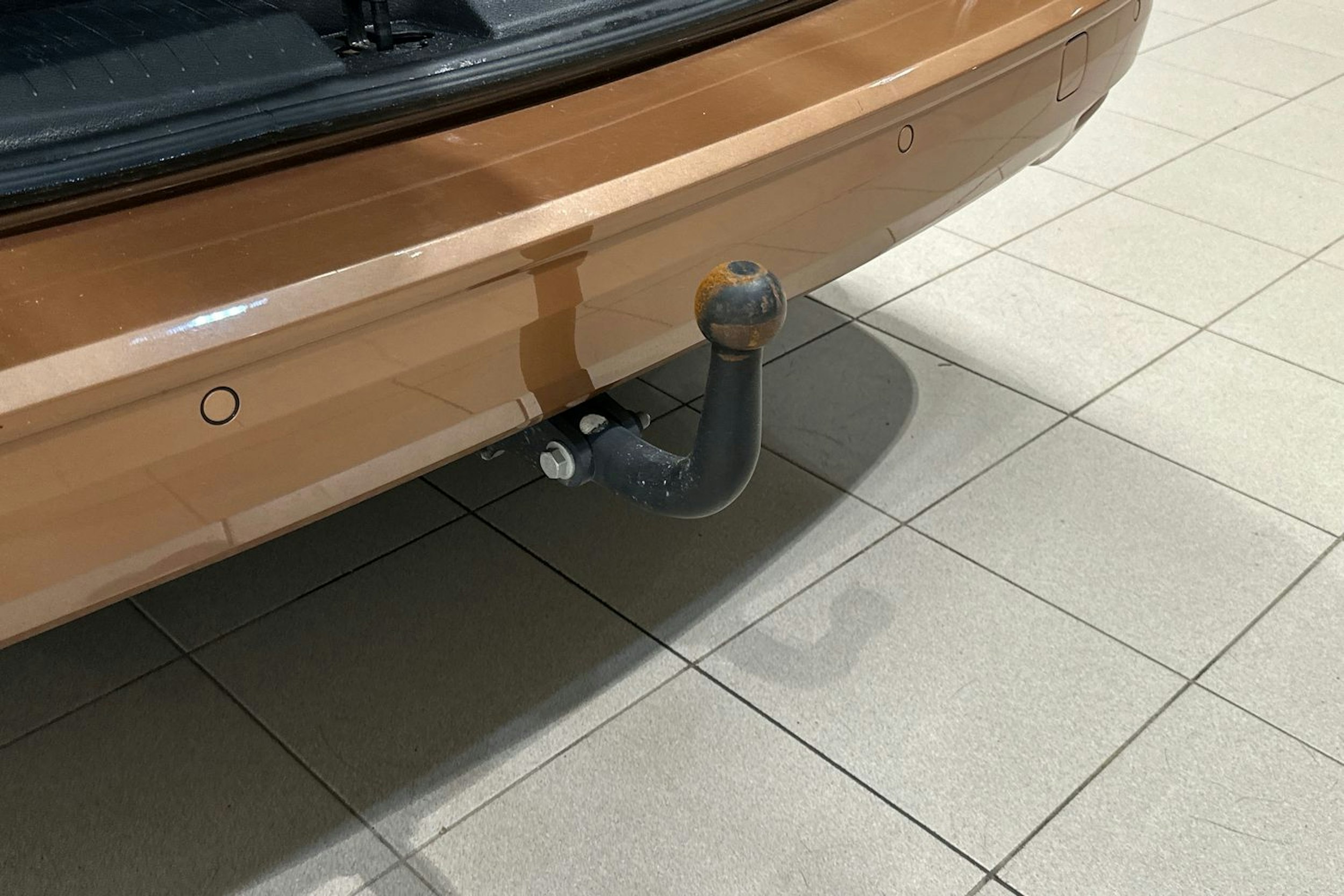 Oranssi Volkswagen Caddy Maxi 2024 kuva 35.