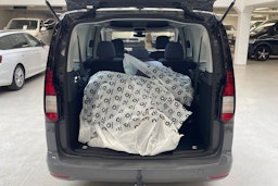 harmaa Volkswagen Caddy Maxi 2024 kuva 14.