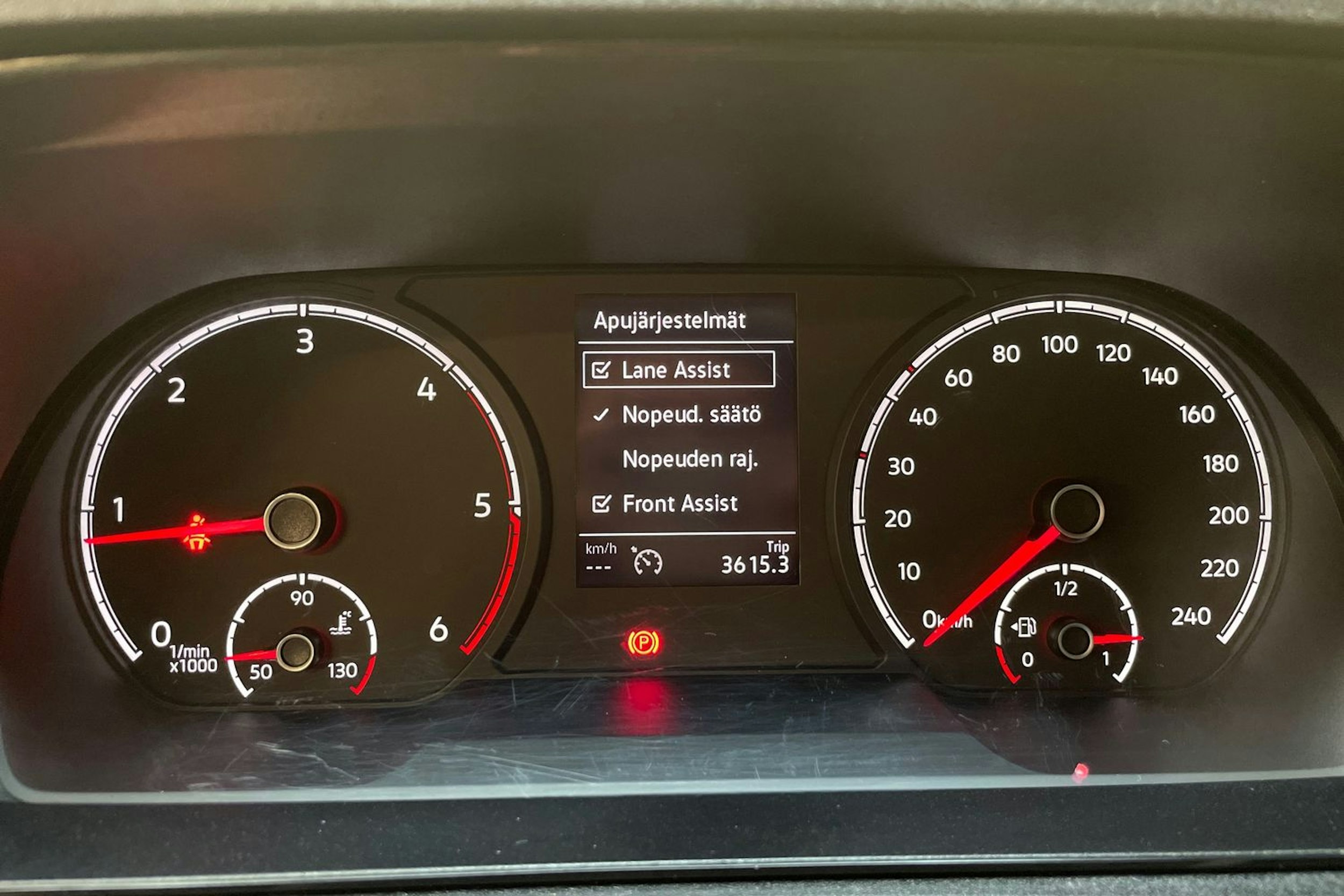 harmaa Volkswagen Caddy Maxi 2024 kuva 24.