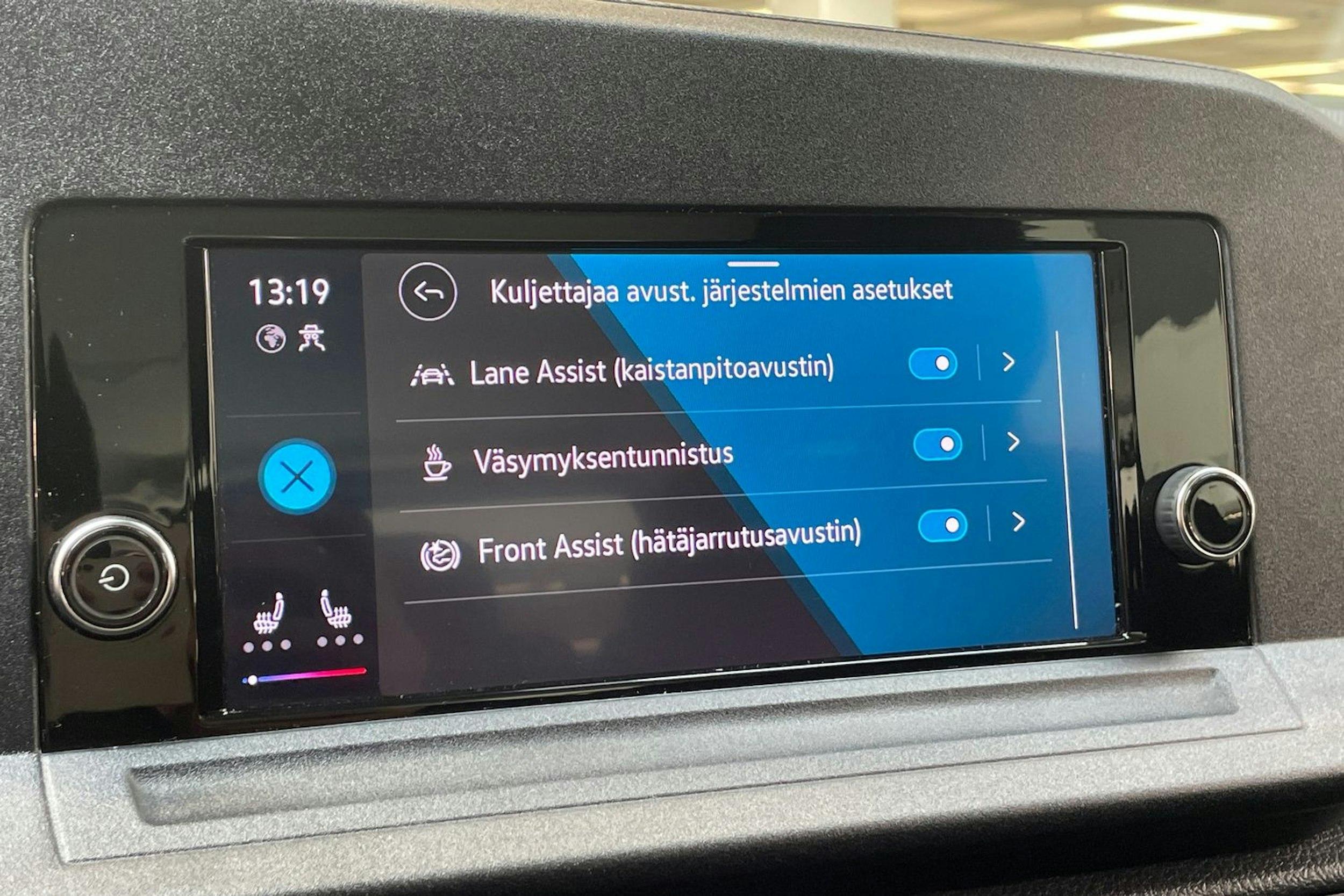 harmaa Volkswagen Caddy Maxi 2024 kuva 32.