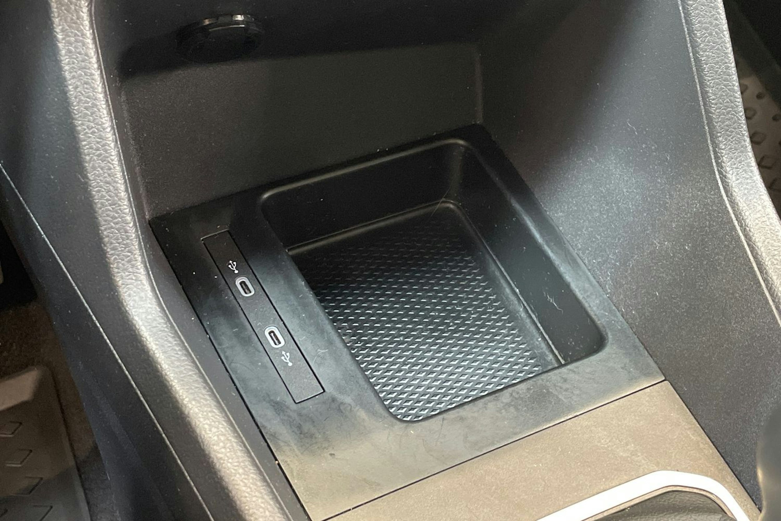 harmaa Volkswagen Caddy Maxi 2024 kuva 34.