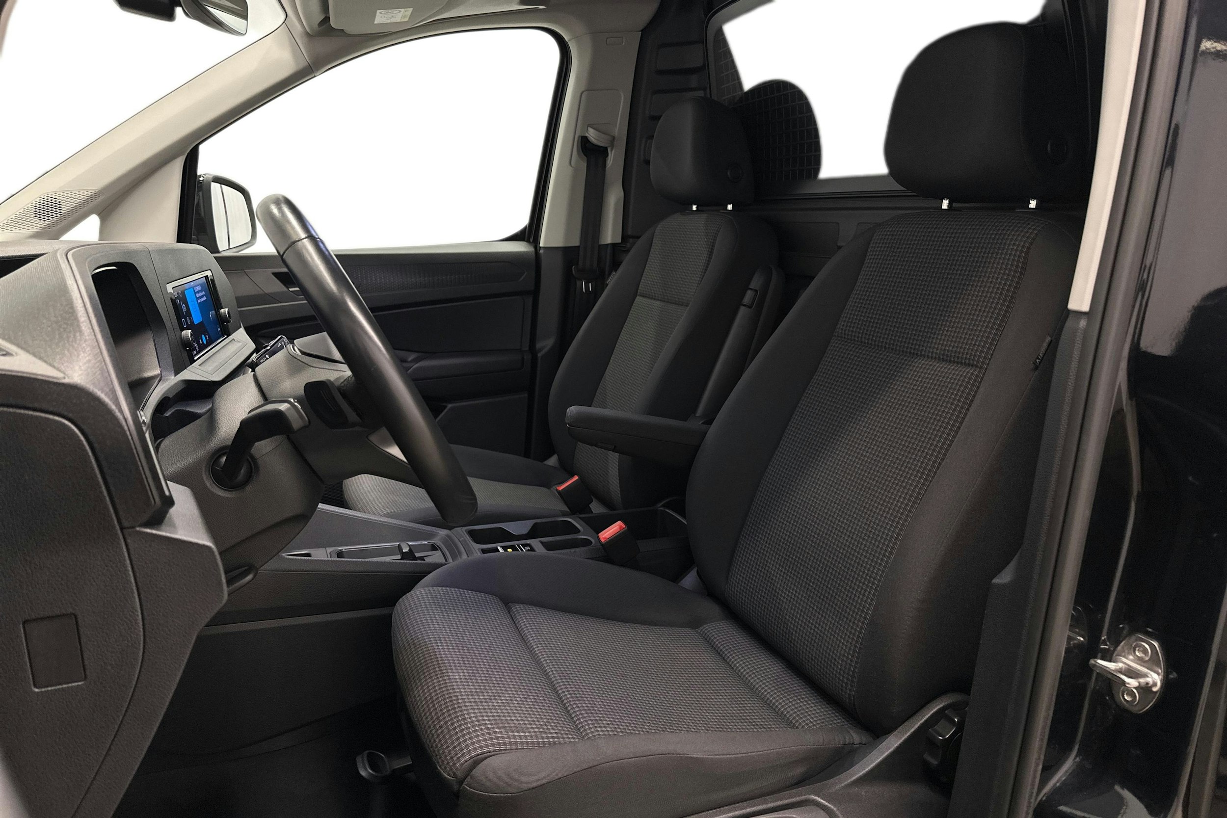 musta Volkswagen Caddy Maxi 2024 kuva 7.