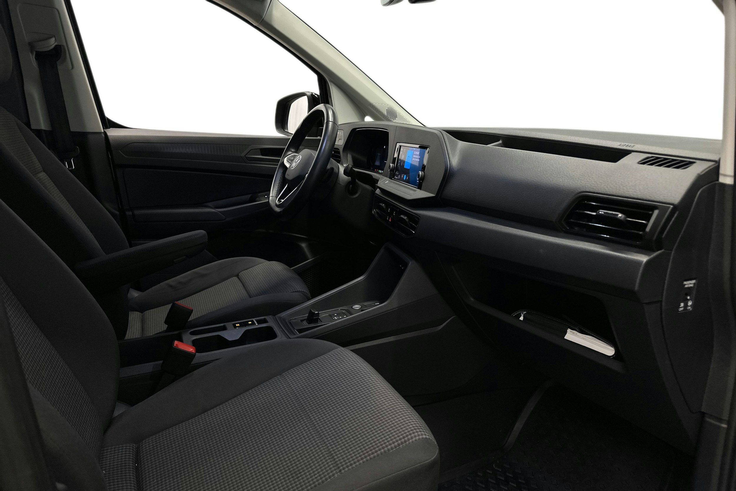 musta Volkswagen Caddy Maxi 2024 kuva 9.