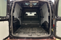 musta Volkswagen Caddy Maxi 2024 kuva 19.